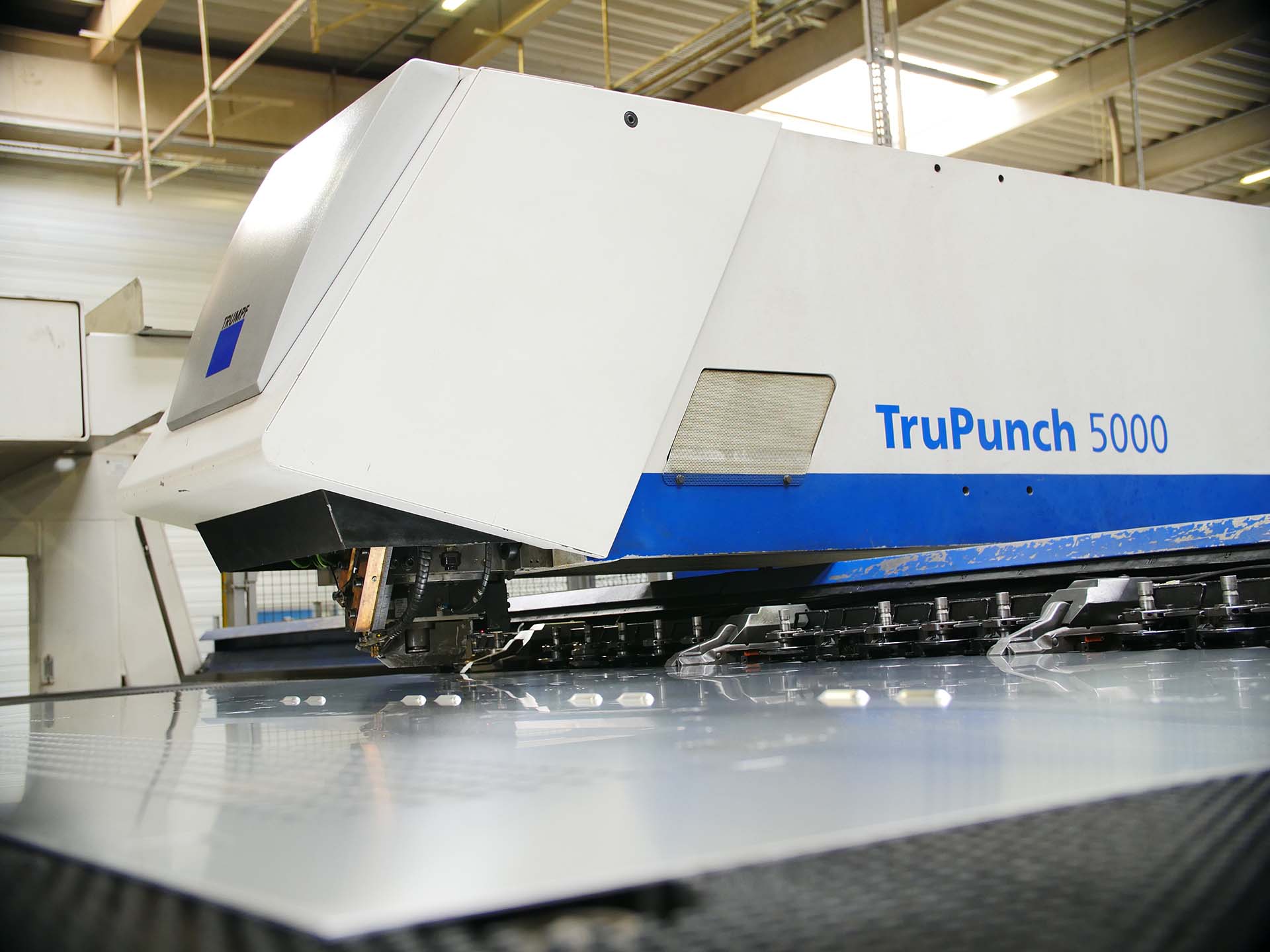 Machine découpe laser chez TGI : Tôlerie Ganaye Industrie